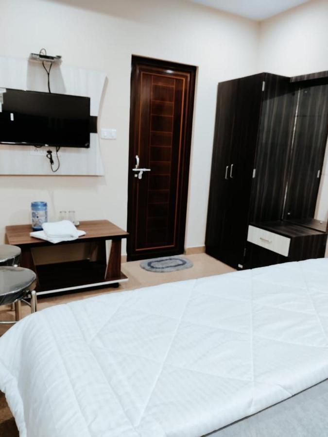 Hotel Priyaparadiseinn